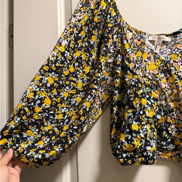BCBGeneration Cropped-Wrap-Womens-Floral Size M - Picture 5 of 7